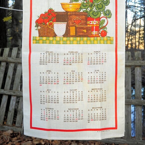 VTG 1978 Hallmark Linen Calendar Towel Kitchen Design, Geraniums & Strawberries - Picture 3 of 8